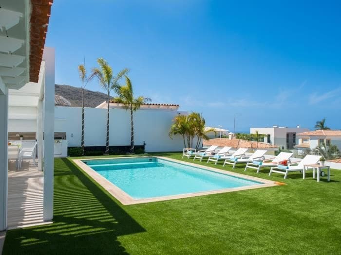 6 sovrum Villa till salu i El Madronal med pool garage - 2 550 000 € (Ref: 8956847)