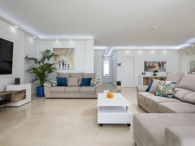6 soverom Villa til salgs i El Madroñal, Adeje med svømmebasseng garasje - € 2 550 000 (Ref: 8956847)