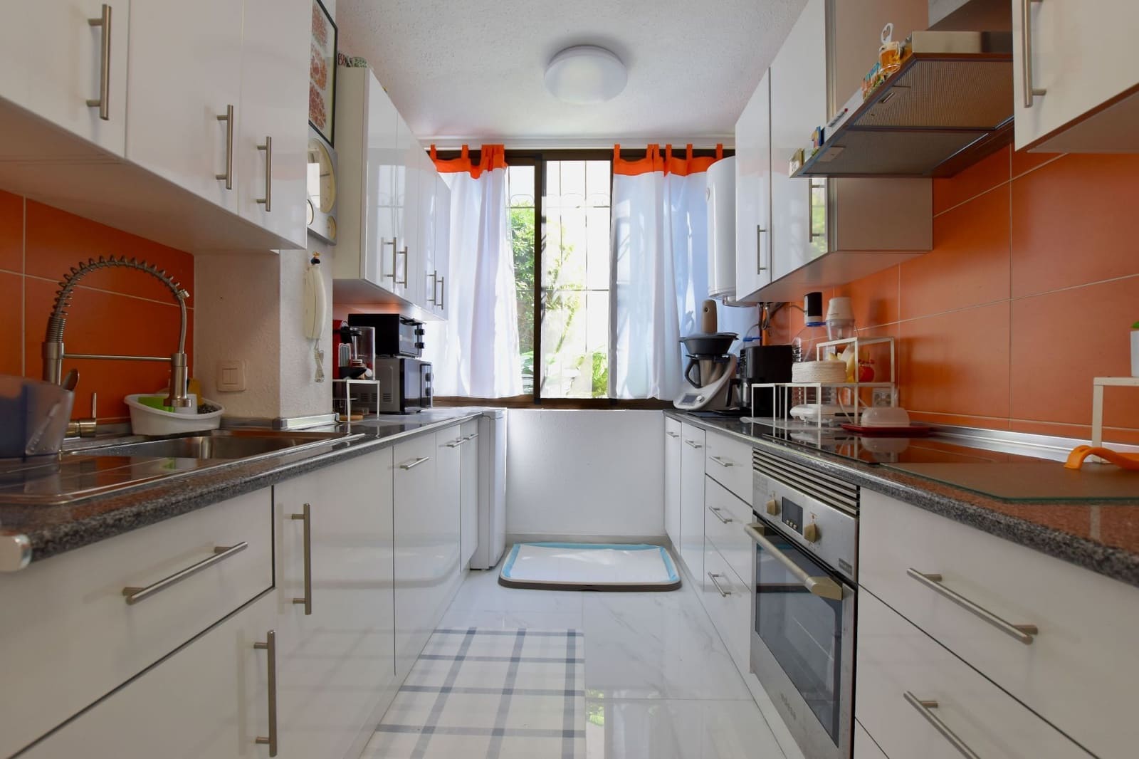 2 makuuhuone Huoneisto myytävänä paikassa Playa de las Americas mukana uima-altaan - 490 000 € (Ref: 9075712)