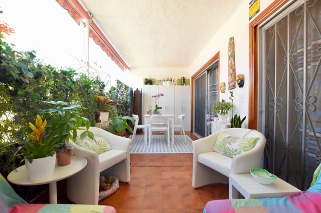 2 makuuhuone Huoneisto myytävänä paikassa Playa de las Americas, Arona mukana uima-altaan - 490 000 € (Ref: 9075712)