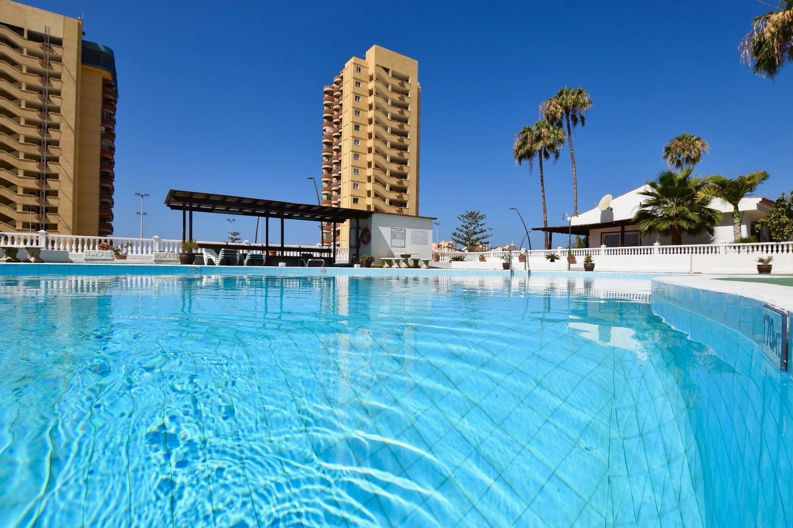 2 makuuhuone Huoneisto myytävänä paikassa Playa de las Americas mukana uima-altaan - 490 000 € (Ref: 9075712)