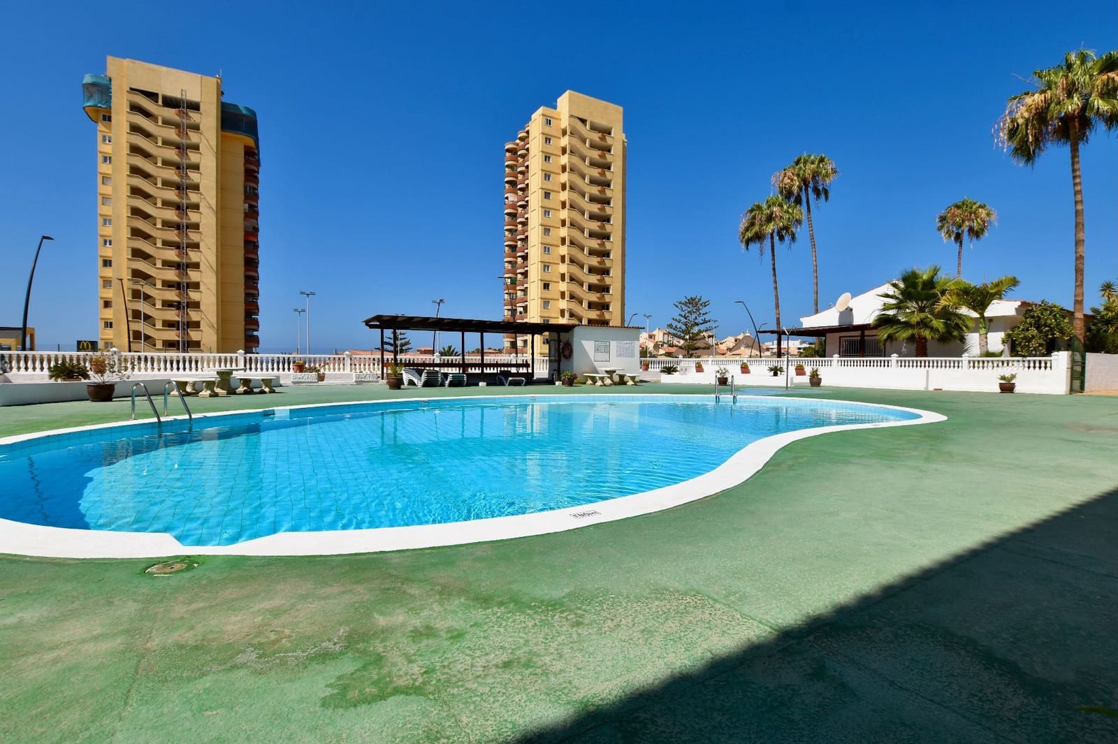 2 makuuhuone Huoneisto myytävänä paikassa Playa de las Americas mukana uima-altaan - 490 000 € (Ref: 9075712)