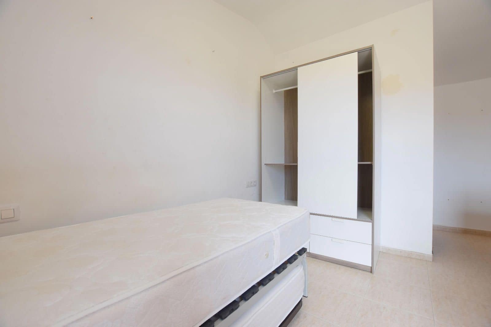 3 slaapkamer Villa te koop in Llano del Camello met zwembad garage - € 370.000 (Ref: 9084920)