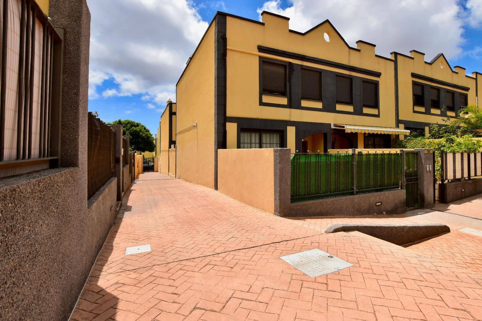 3 slaapkamer Villa te koop in Llano del Camello met zwembad garage - € 370.000 (Ref: 9084920)