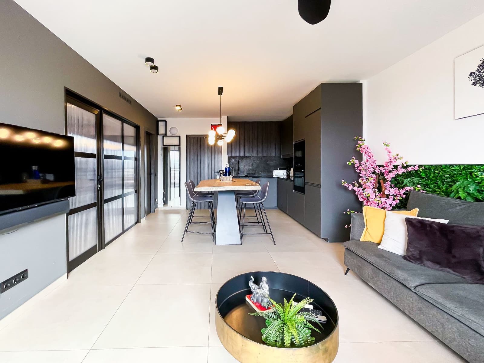 2 quarto Apartamento para venda em Costa Adeje com piscina - 350 000 € (Ref: 9097871)