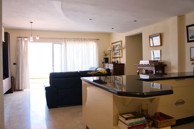 6 slaapkamer Halfvrijstaande villa te koop in Torviscas, Adeje met zwembad garage - € 670.000 (Ref: 9106263)