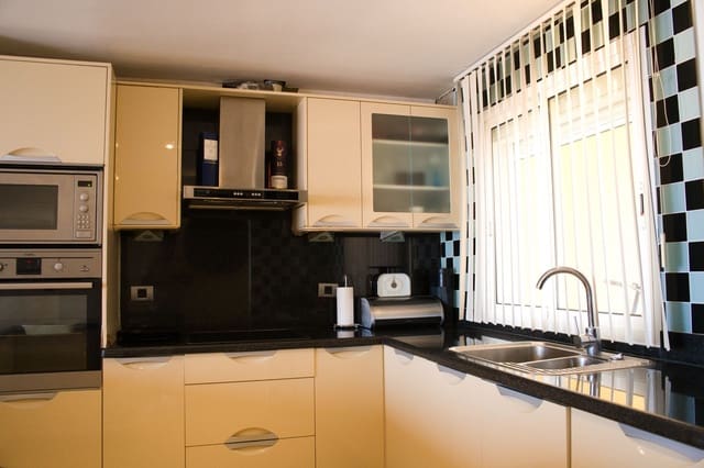 6 slaapkamer Halfvrijstaande villa te koop in Torviscas, Adeje met zwembad garage - € 670.000 (Ref: 9106263)