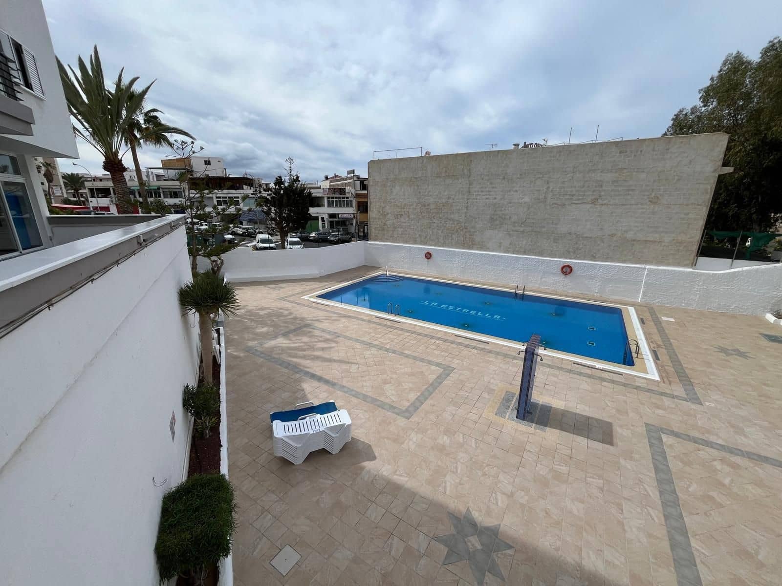 2 slaapkamer Appartement te koop in Los Cristianos met zwembad garage - € 350.000 (Ref: 9113805)