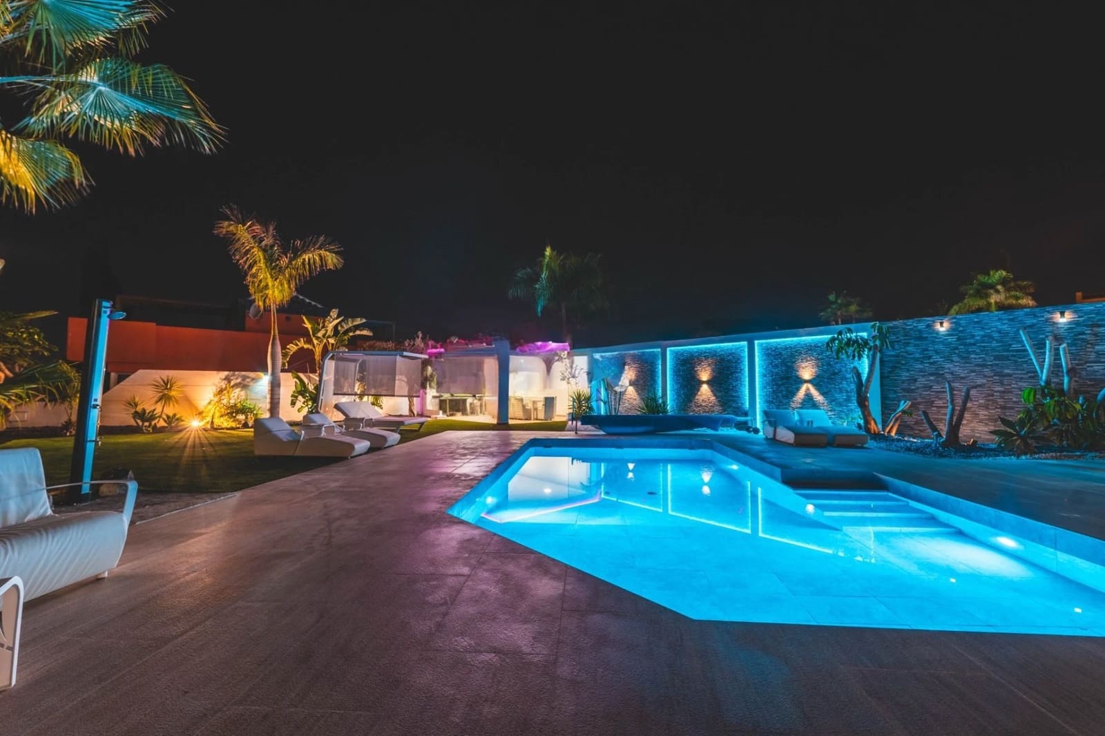 Chalet de 5 habitaciones en El Madroñal en venta con piscina garaje - 2.399.000 € (Ref: 9113806)