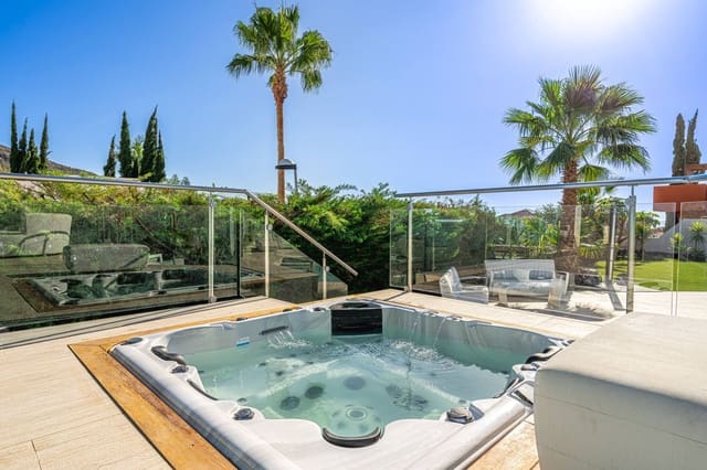 5 Zimmer Villa zu verkaufen in El Madroñal, Adeje mit Pool Garage - 2.520.000 € (Ref: 9113806)