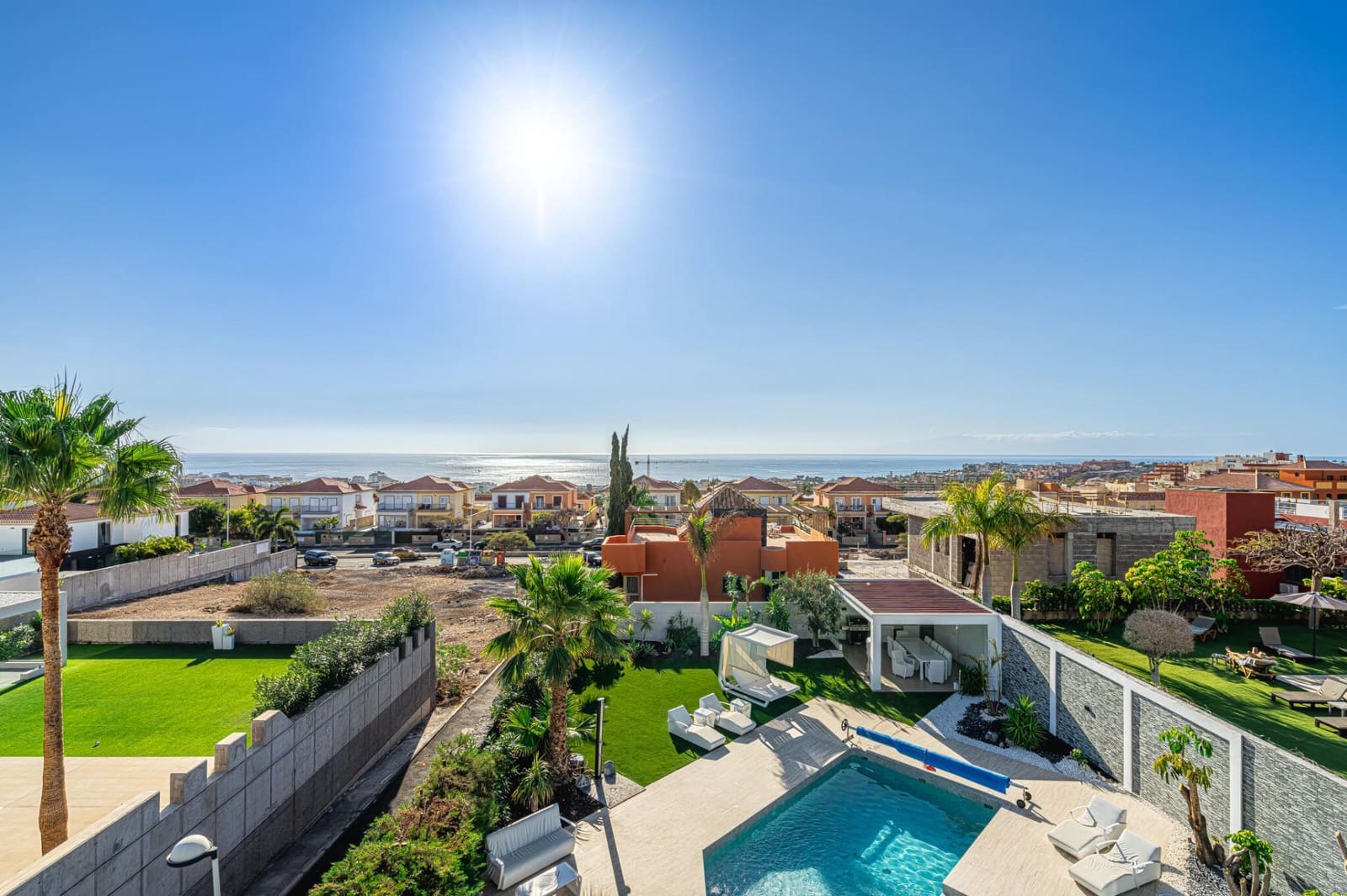 Chalet de 5 habitaciones en El Madroñal en venta con piscina garaje - 2.399.000 € (Ref: 9113806)