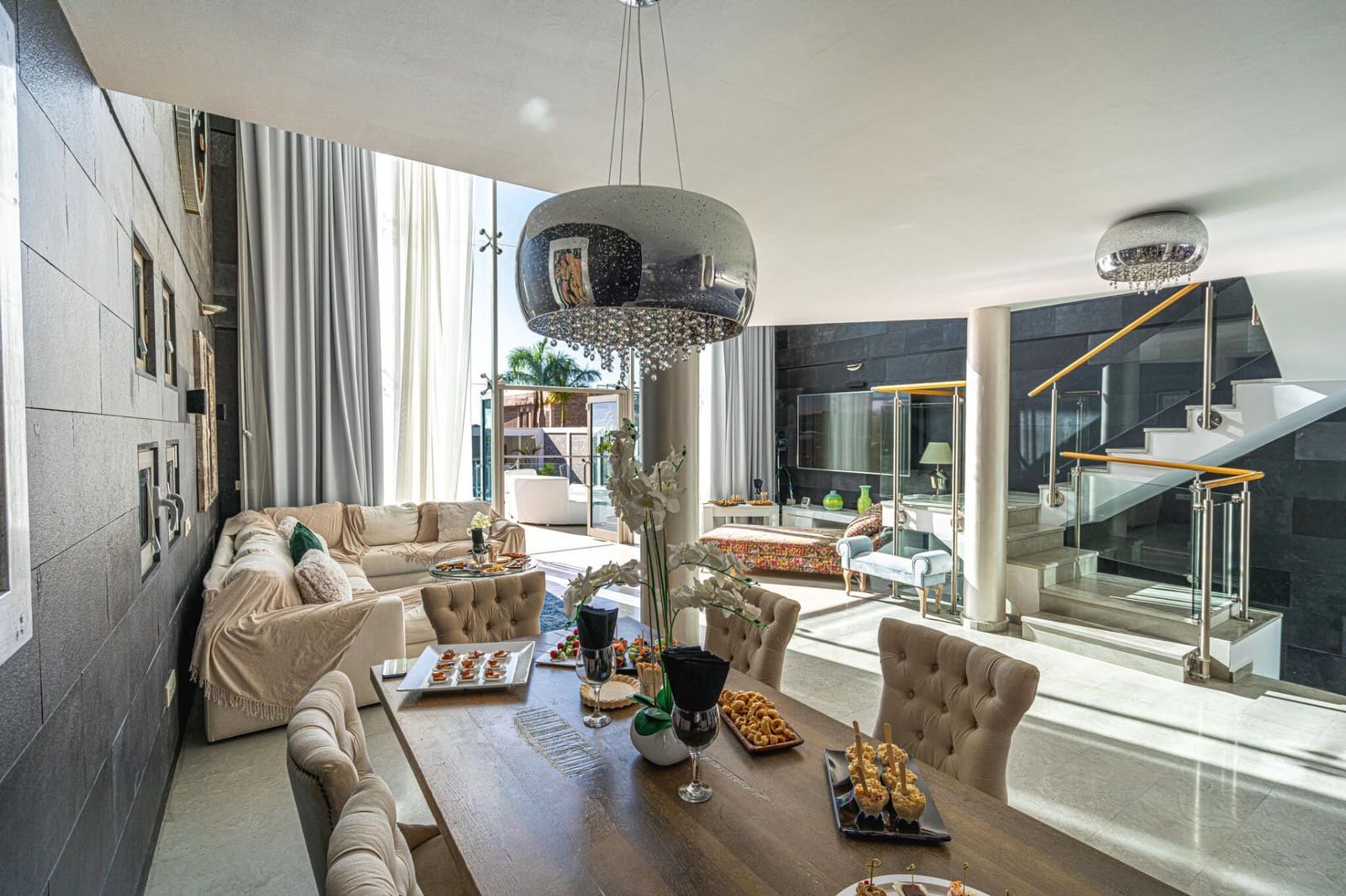 Chalet de 5 habitaciones en El Madroñal en venta con piscina garaje - 2.399.000 € (Ref: 9113806)