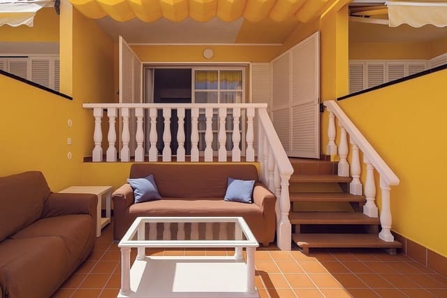 4 makuuhuone Paritalo myytävänä paikassa Playa de las Americas, Arona mukana uima-altaan 
autotalli - 890 000 € (Ref: 9124631)