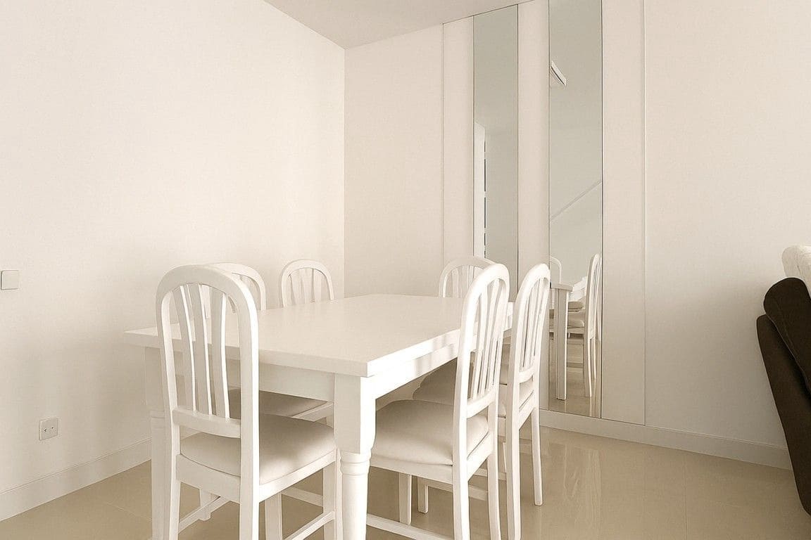 4 soverom Kjedet enebolig til salgs i Playa de las Americas med svømmebasseng garasje - € 890 000 (Ref: 9124631)