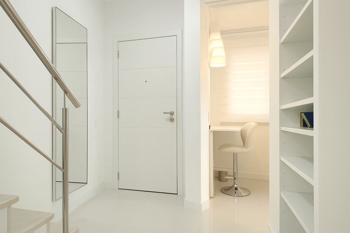 4 soverom Kjedet enebolig til salgs i Playa de las Americas med svømmebasseng garasje - € 890 000 (Ref: 9124631)