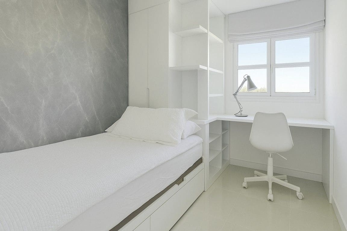 4 soverom Kjedet enebolig til salgs i Playa de las Americas med svømmebasseng garasje - € 890 000 (Ref: 9124631)