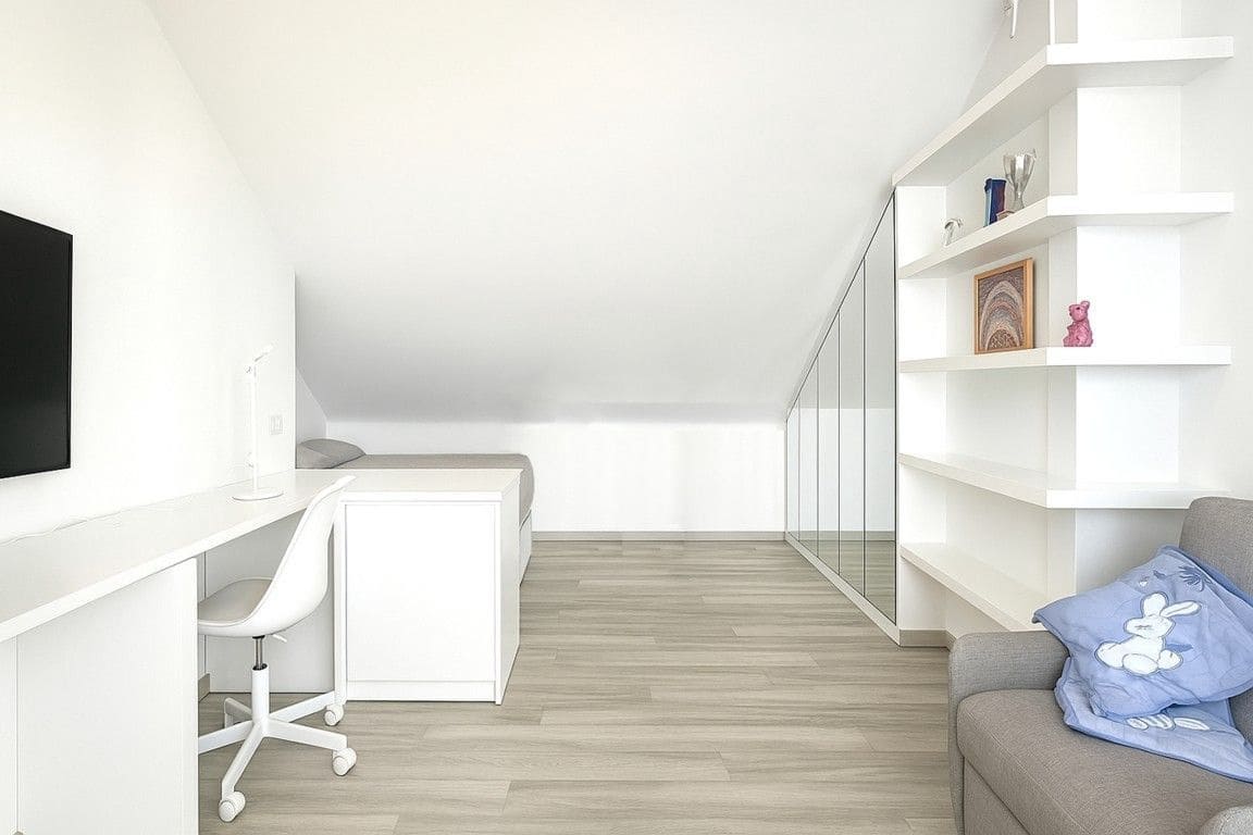 4 soverom Kjedet enebolig til salgs i Playa de las Americas med svømmebasseng garasje - € 890 000 (Ref: 9124631)