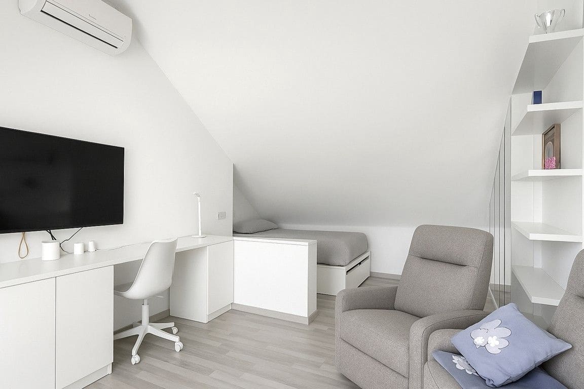 4 soverom Kjedet enebolig til salgs i Playa de las Americas med svømmebasseng garasje - € 890 000 (Ref: 9124631)