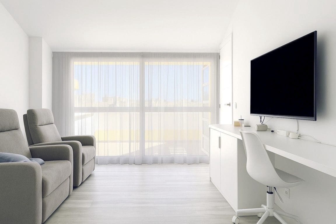 4 soverom Kjedet enebolig til salgs i Playa de las Americas med svømmebasseng garasje - € 890 000 (Ref: 9124631)