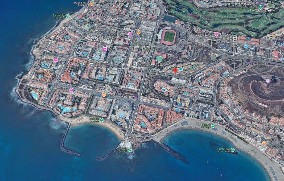 4 soverom Kjedet enebolig til salgs i Playa de las Americas med svømmebasseng garasje - € 890 000 (Ref: 9124631)