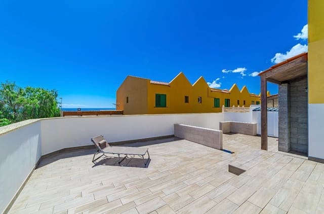 3 slaapkamer Halfvrijstaande villa te koop in Llano del Camello, San Miguel de Abona met zwembad garage - € 420.000 (Ref: 9136887)