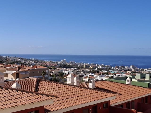 3 slaapkamer Halfvrijstaande villa te koop in El Madroñal, Adeje met zwembad garage - € 440.000 (Ref: 9145223)