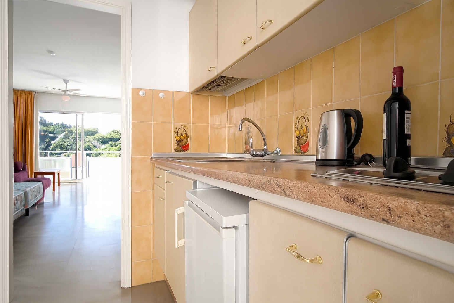 Appartement te koop in Costa Adeje met zwembad - € 189.000 (Ref: 9146746)