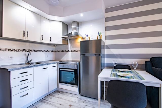 1 chambre Appartement à vendre à Los Cristianos, Arona - 259 000 € (Ref: 9160789)