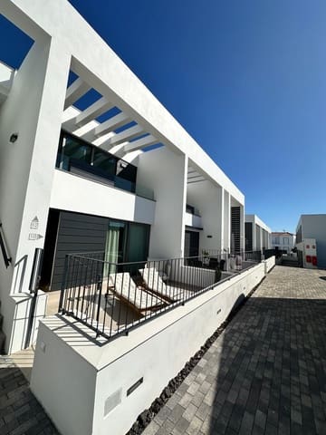 2 slaapkamer Villa te koop in Abades, Arico met zwembad garage - € 350.000 (Ref: 9188076)