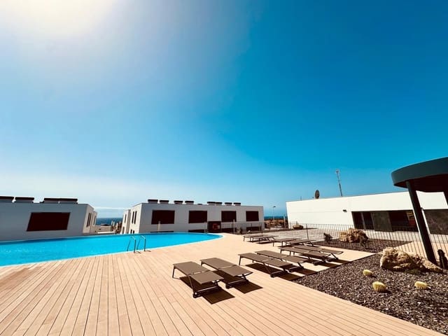 2 slaapkamer Villa te koop in Abades, Arico met zwembad garage - € 350.000 (Ref: 9188076)