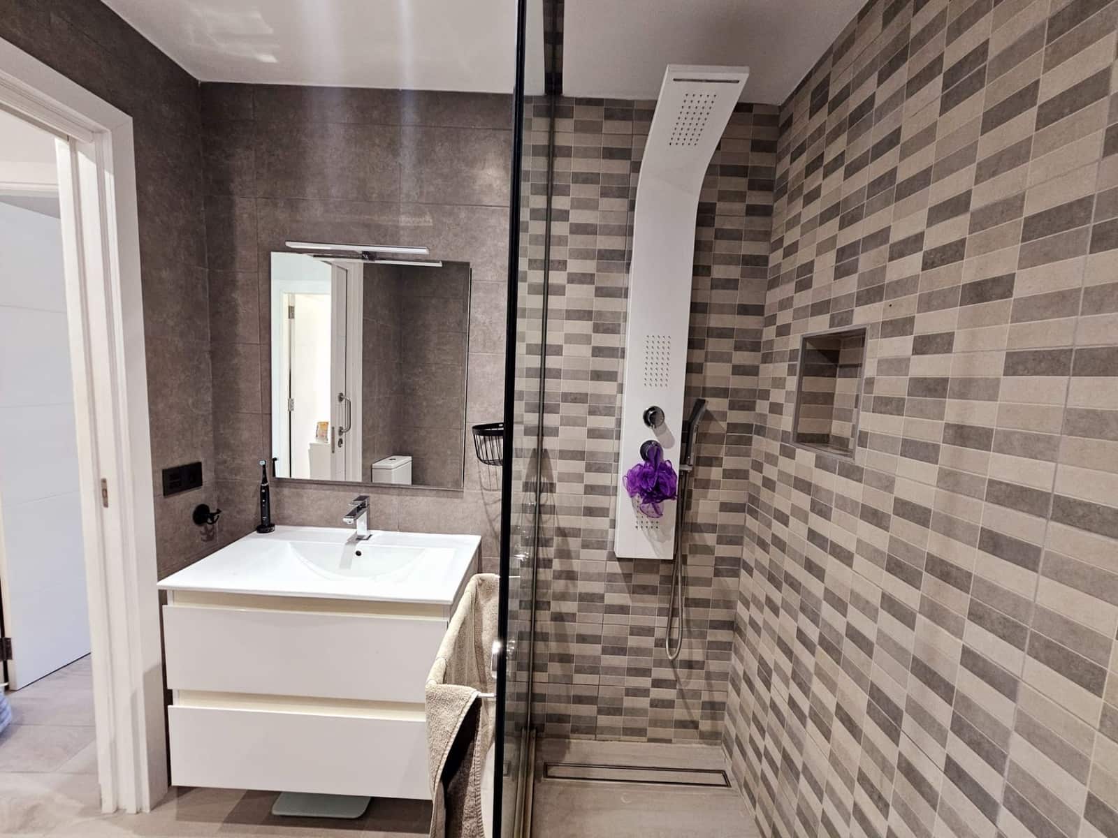 2 slaapkamer Villa te koop in Playa Fanabe met zwembad - € 600.000 (Ref: 9193530)