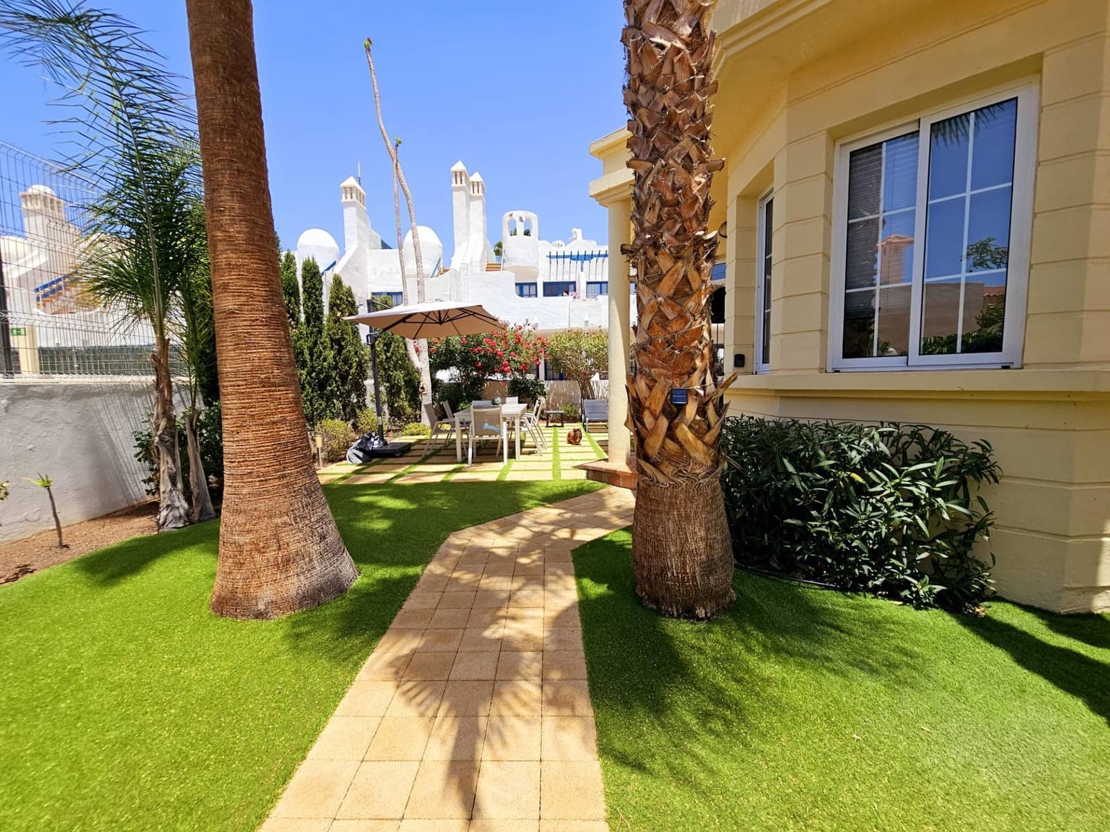 2 slaapkamer Villa te koop in Playa Fanabe met zwembad - € 600.000 (Ref: 9193530)