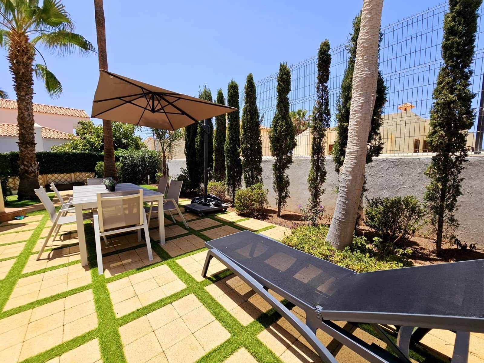 2 slaapkamer Villa te koop in Playa Fanabe met zwembad - € 600.000 (Ref: 9193530)