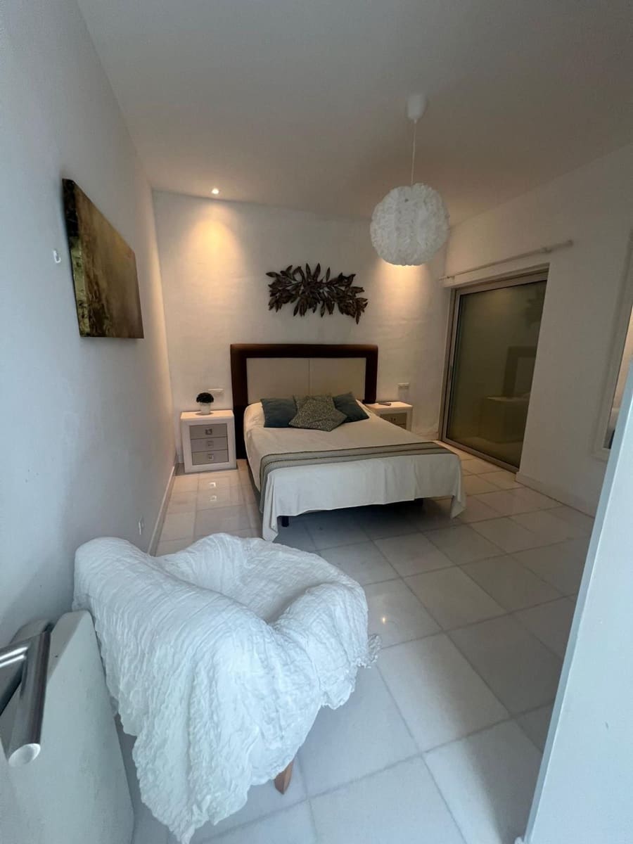 5 soveværelse Villa til salg i Playa del Duque med swimmingpool garage - € 2.930.000 (Ref: 9195263)