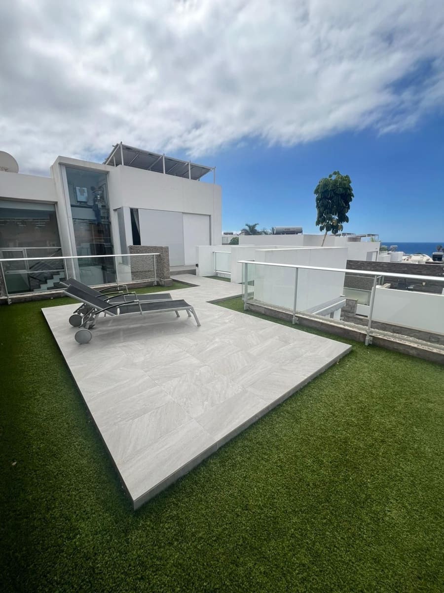 5 soveværelse Villa til salg i Playa del Duque med swimmingpool garage - € 2.930.000 (Ref: 9195263)