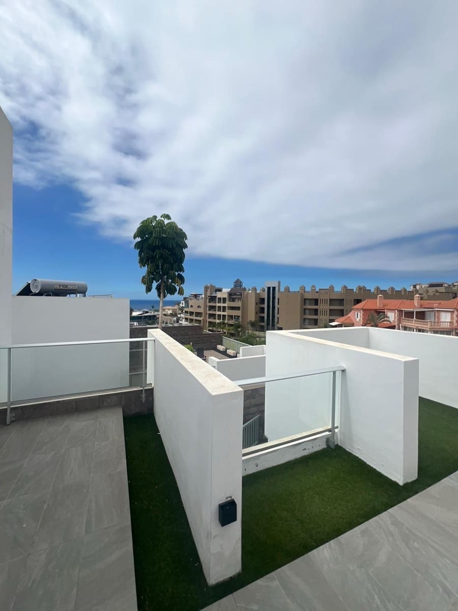 5 soveværelse Villa til salg i Playa del Duque med swimmingpool garage - € 2.930.000 (Ref: 9195263)