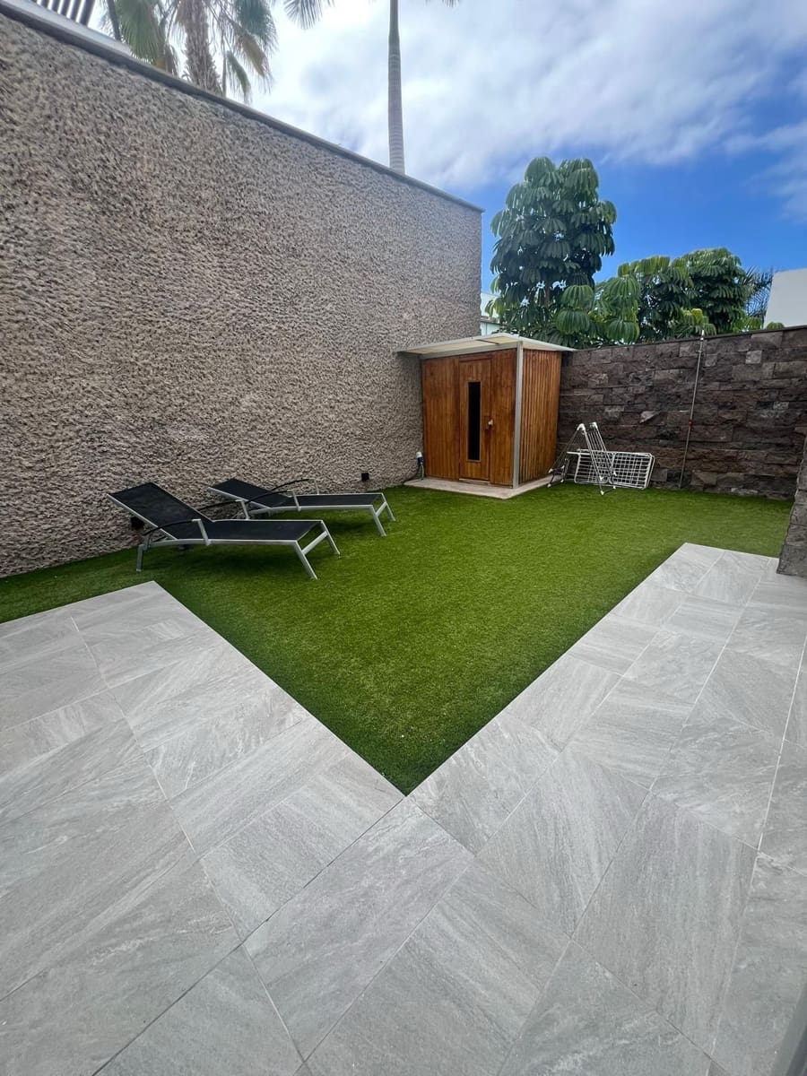 5 soveværelse Villa til salg i Playa del Duque med swimmingpool garage - € 2.930.000 (Ref: 9195263)