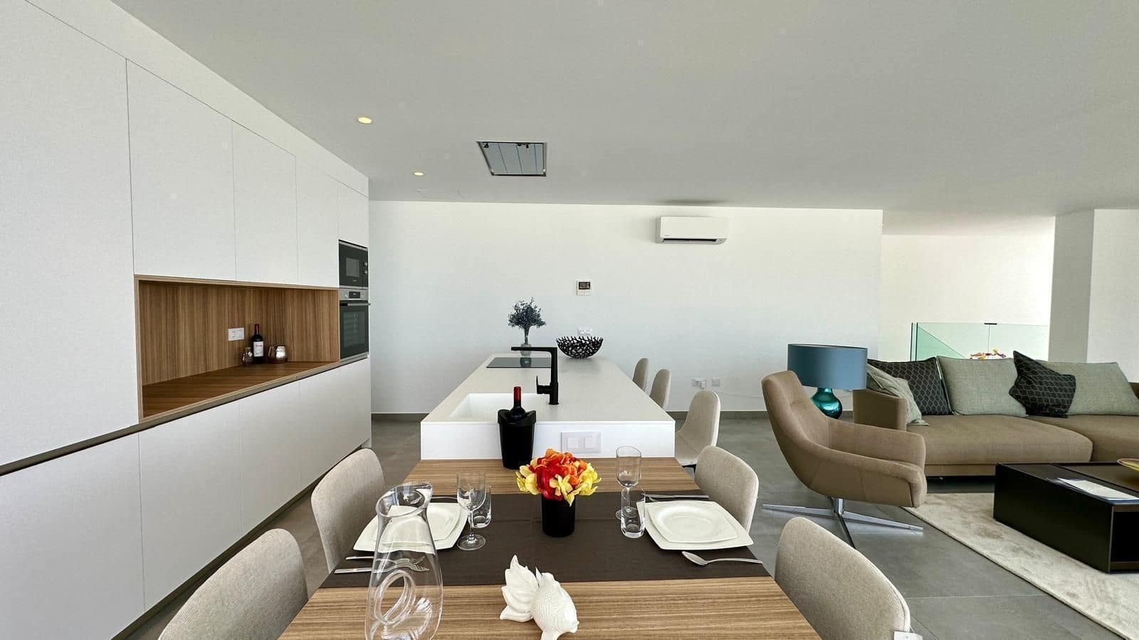 3 slaapkamer Villa te koop in Costa Adeje met zwembad garage - € 1.590.000 (Ref: 9197479)