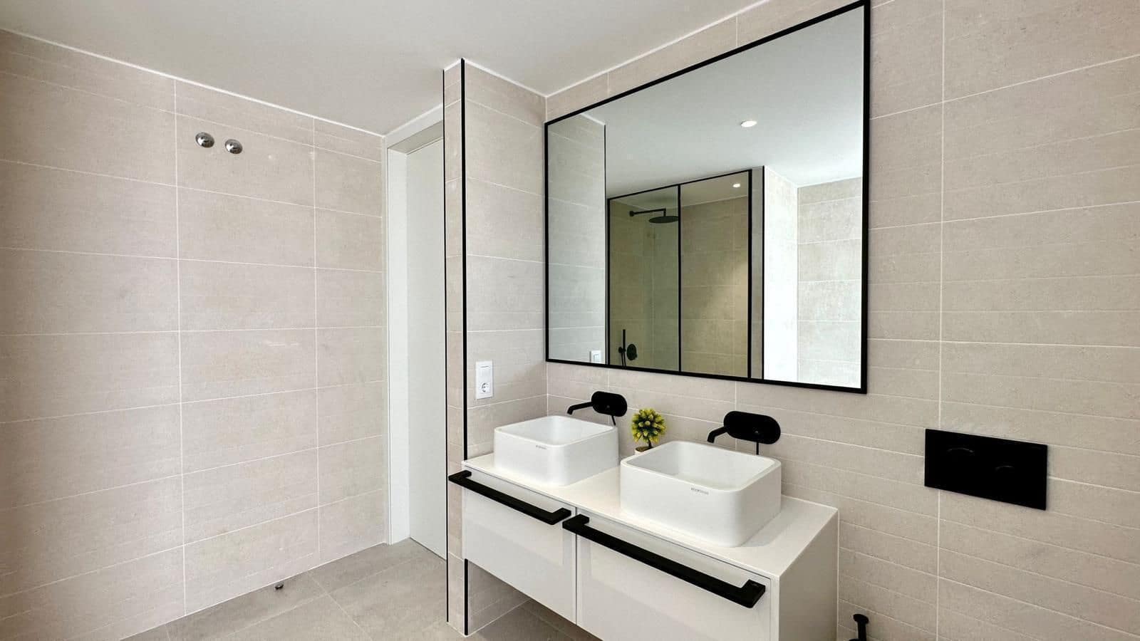 3 slaapkamer Villa te koop in Costa Adeje met zwembad garage - € 1.590.000 (Ref: 9197479)