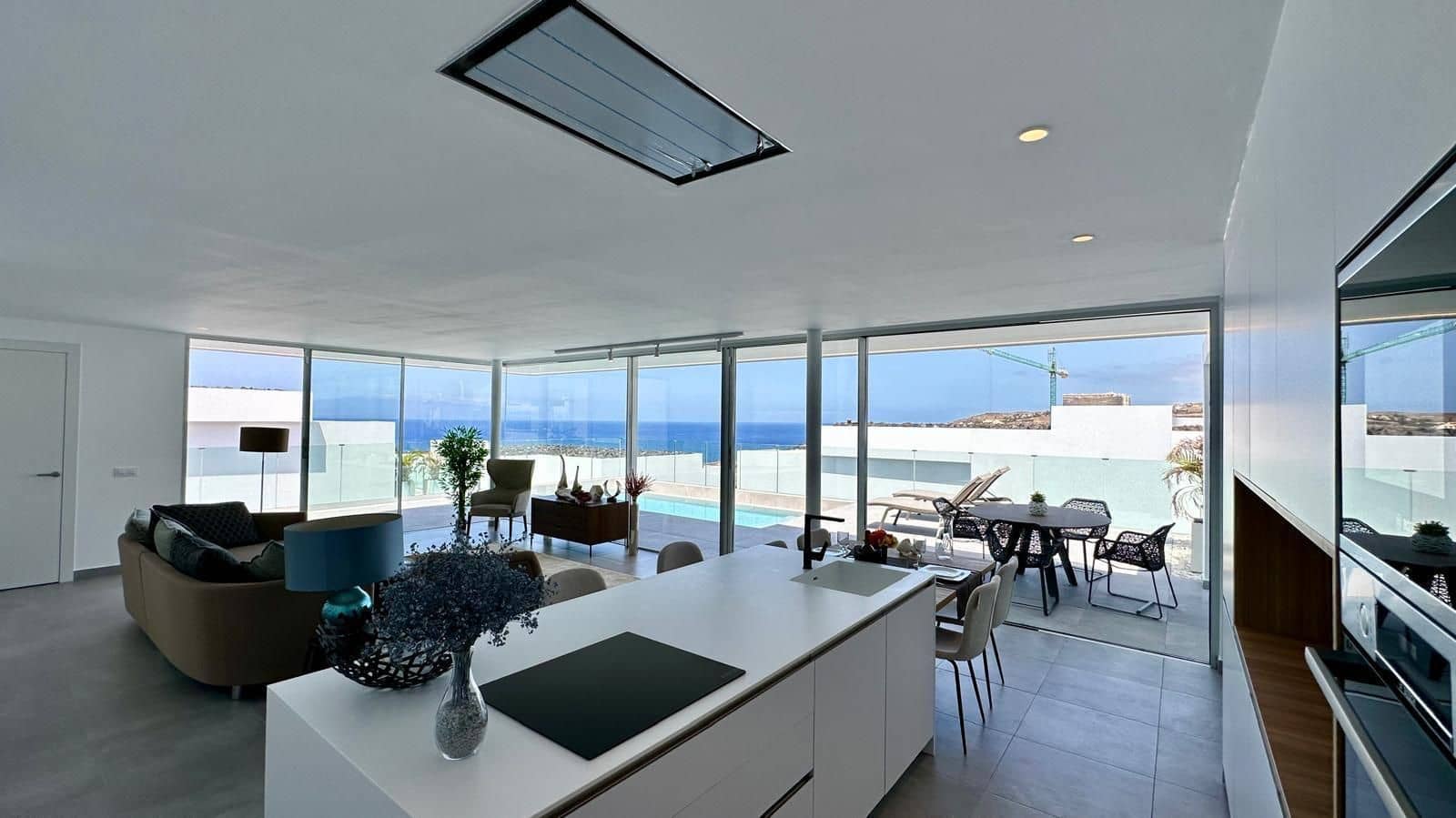 3 slaapkamer Villa te koop in Costa Adeje met zwembad garage - € 1.590.000 (Ref: 9197479)