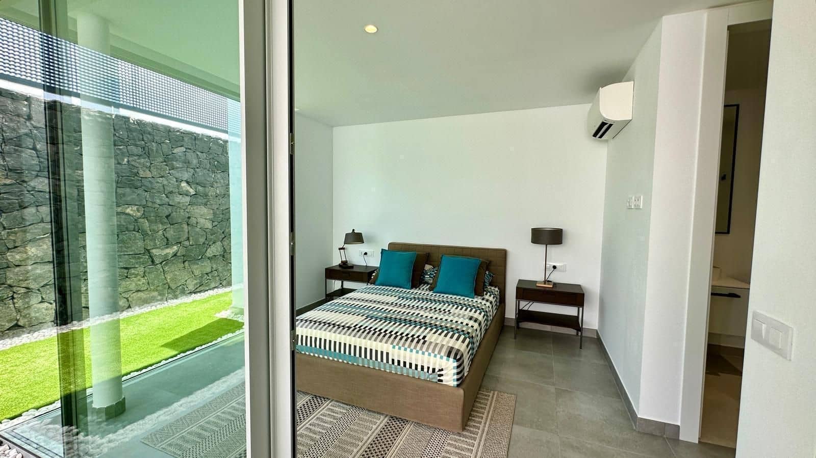 3 slaapkamer Villa te koop in Costa Adeje met zwembad garage - € 1.590.000 (Ref: 9197479)