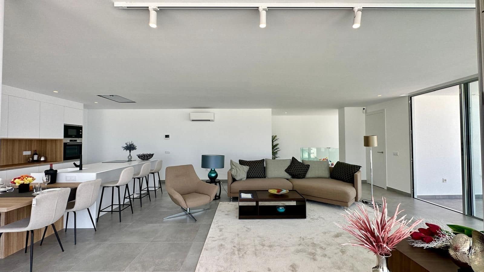 3 slaapkamer Villa te koop in Costa Adeje met zwembad garage - € 1.590.000 (Ref: 9197479)