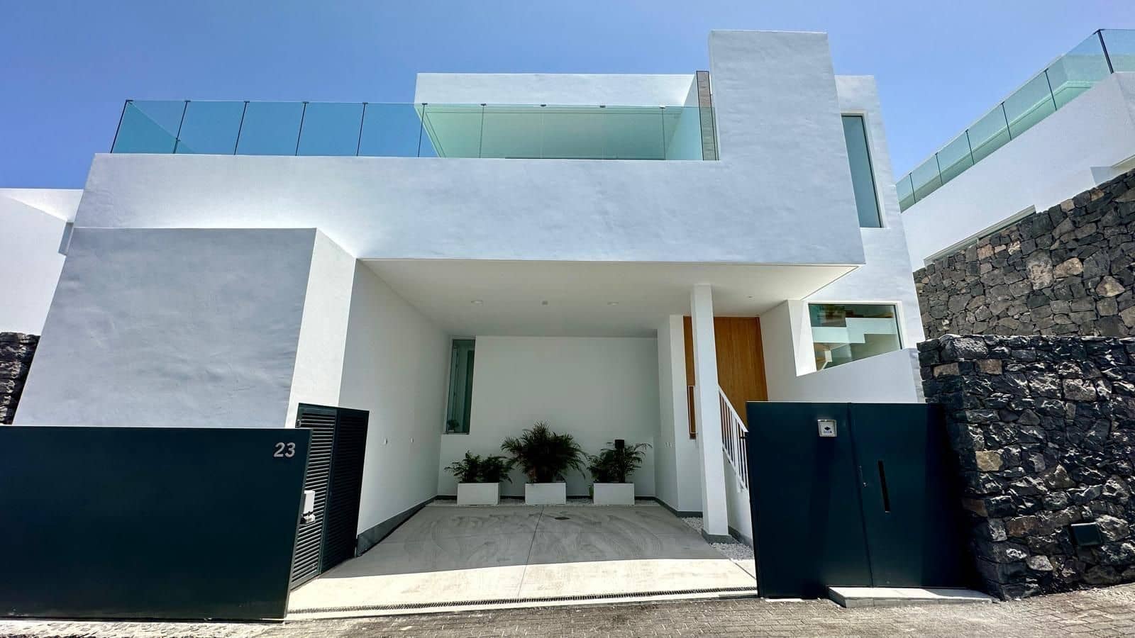 3 slaapkamer Villa te koop in Costa Adeje met zwembad garage - € 1.590.000 (Ref: 9197479)