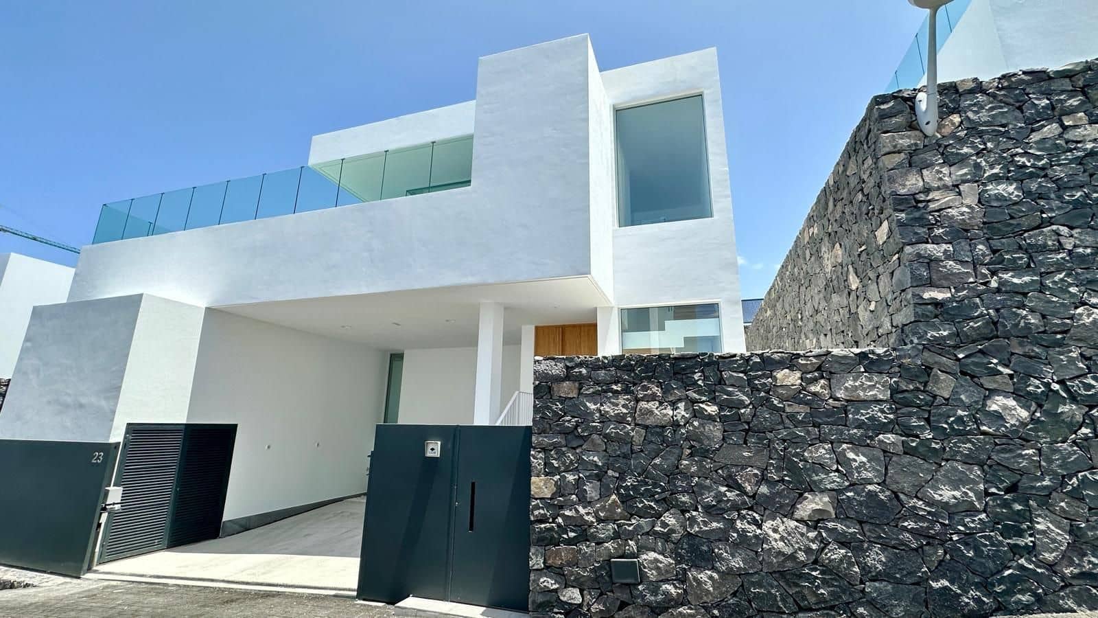 3 slaapkamer Villa te koop in Costa Adeje met zwembad garage - € 1.590.000 (Ref: 9197479)