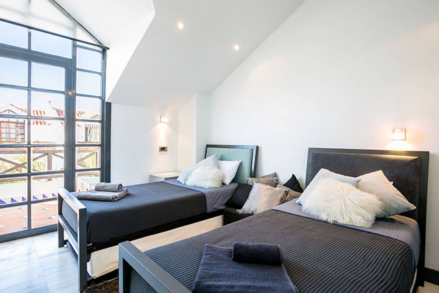 3 chambre Villa/Maison à vendre à Playa de las Americas avec piscine - 1 590 000 € (Ref: 9200275)