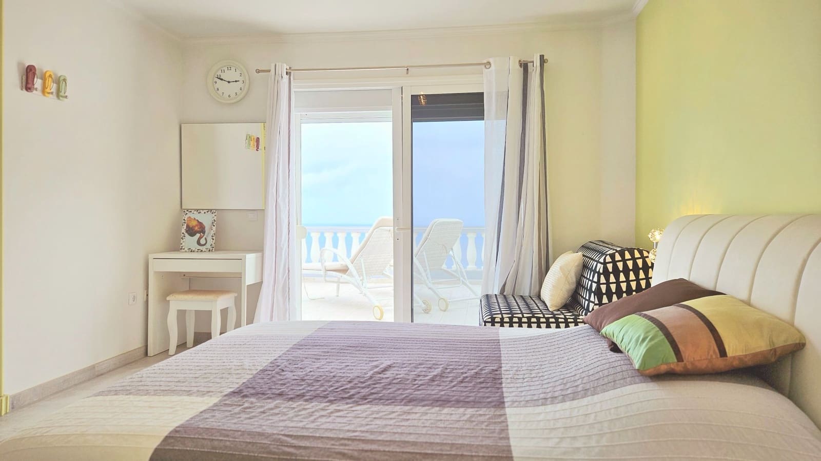 2 slaapkamer Appartement te koop in Los Gigantes met zwembad - € 490.000 (Ref: 9202179)