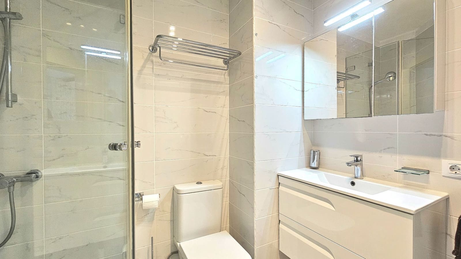 2 slaapkamer Appartement te koop in Los Gigantes met zwembad - € 490.000 (Ref: 9202179)