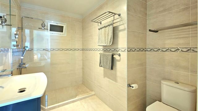 2 slaapkamer Appartement te koop in Los Gigantes, Santiago del Teide met zwembad - € 490.000 (Ref: 9202179)