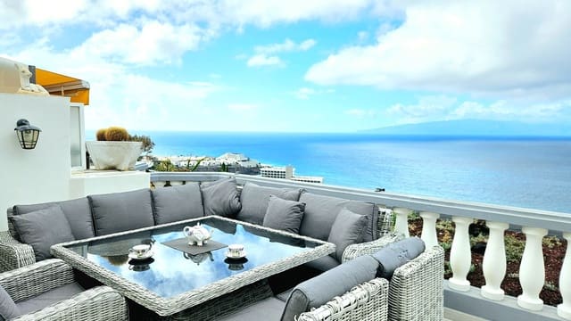 2 slaapkamer Appartement te koop in Los Gigantes, Santiago del Teide met zwembad - € 490.000 (Ref: 9202179)