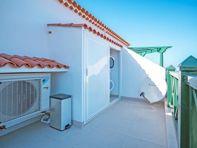 2 sovrum Takvåning till salu i Playa de las Americas med pool - 1 680 000 € (Ref: 9204233)